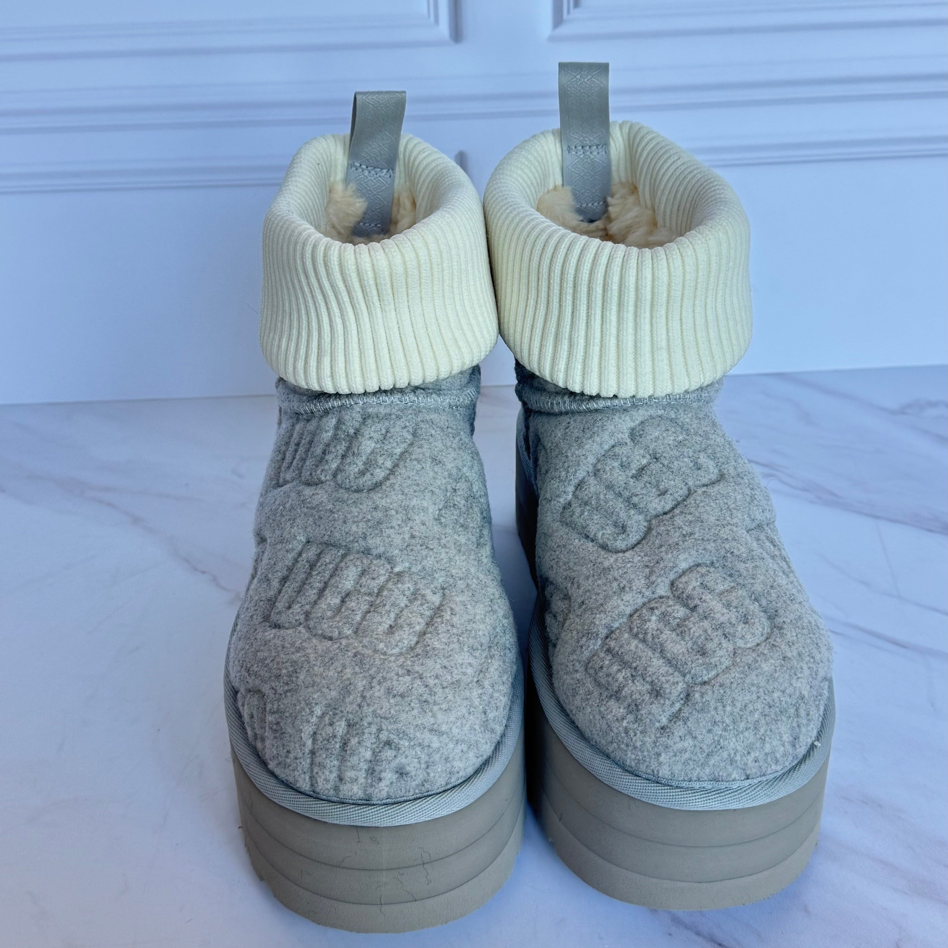 UGG CLASSIC ULTRA MINI PLATFORM MONOGRAM FELT GREY