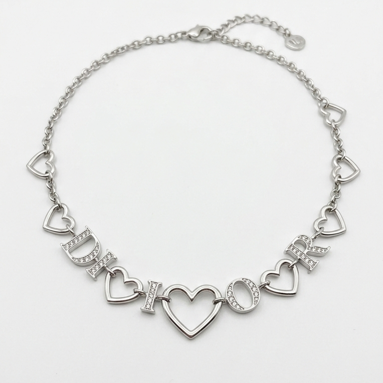 Collar Dior con corazones