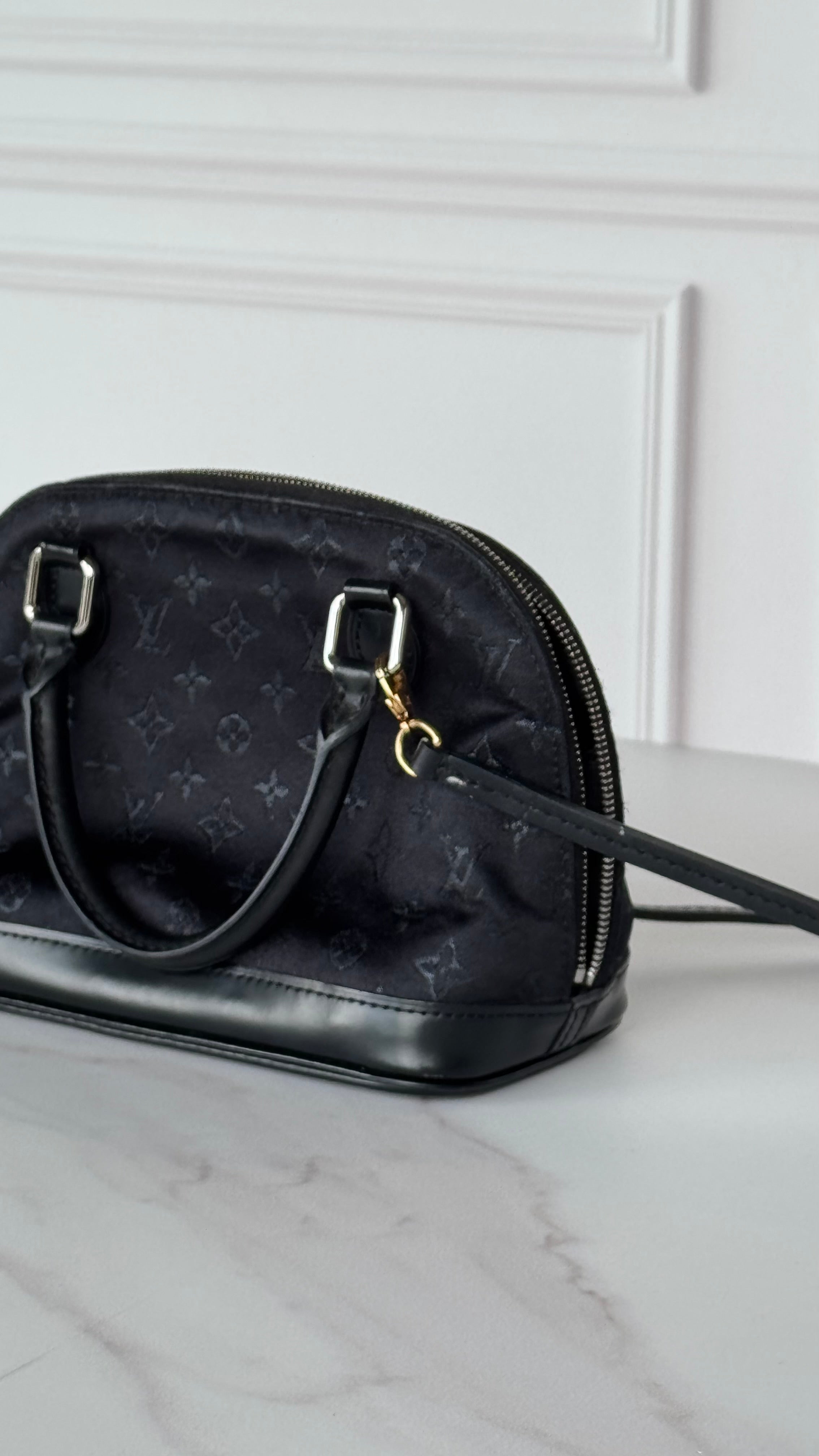 Mini Louis Vuitton negra