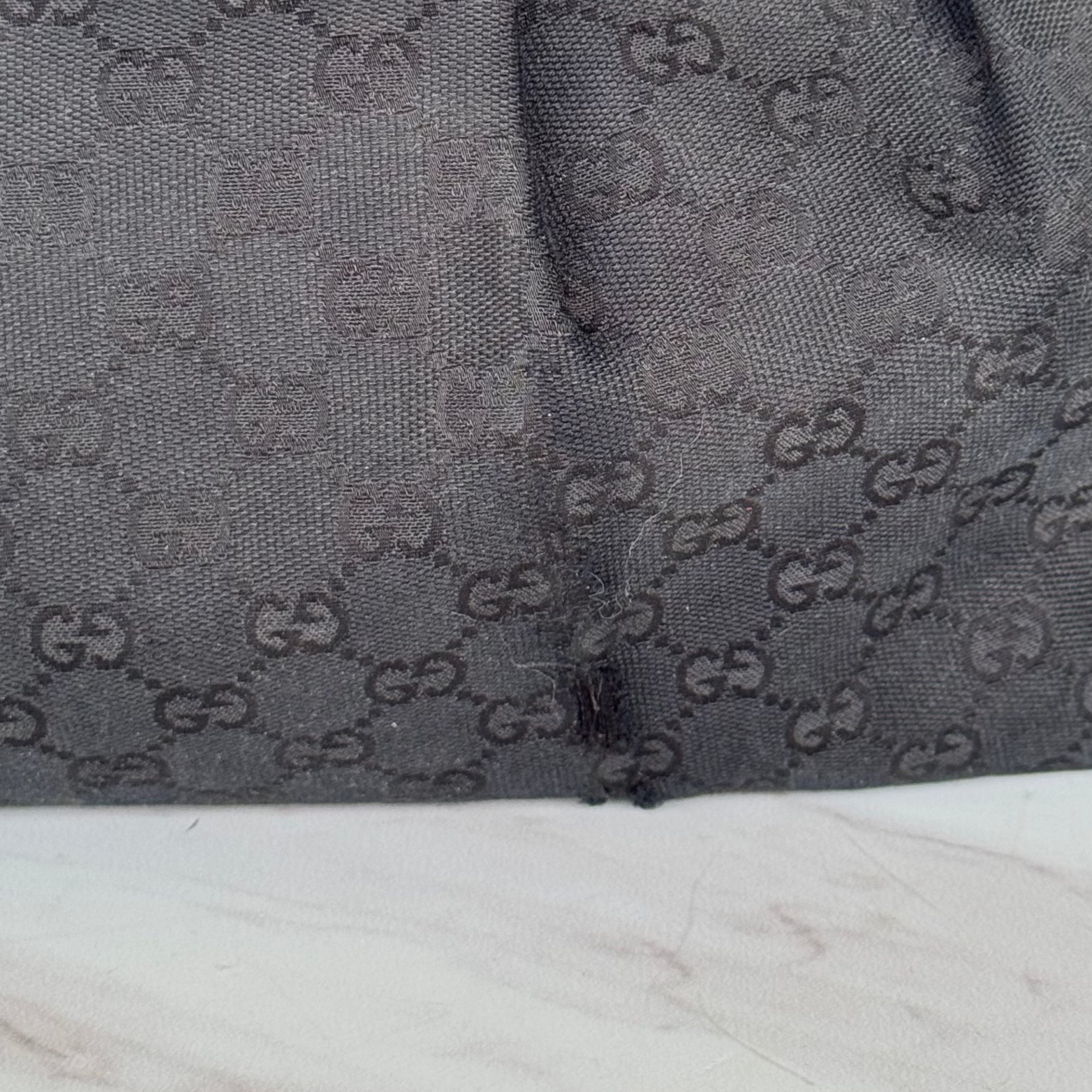 Gucci denim negra