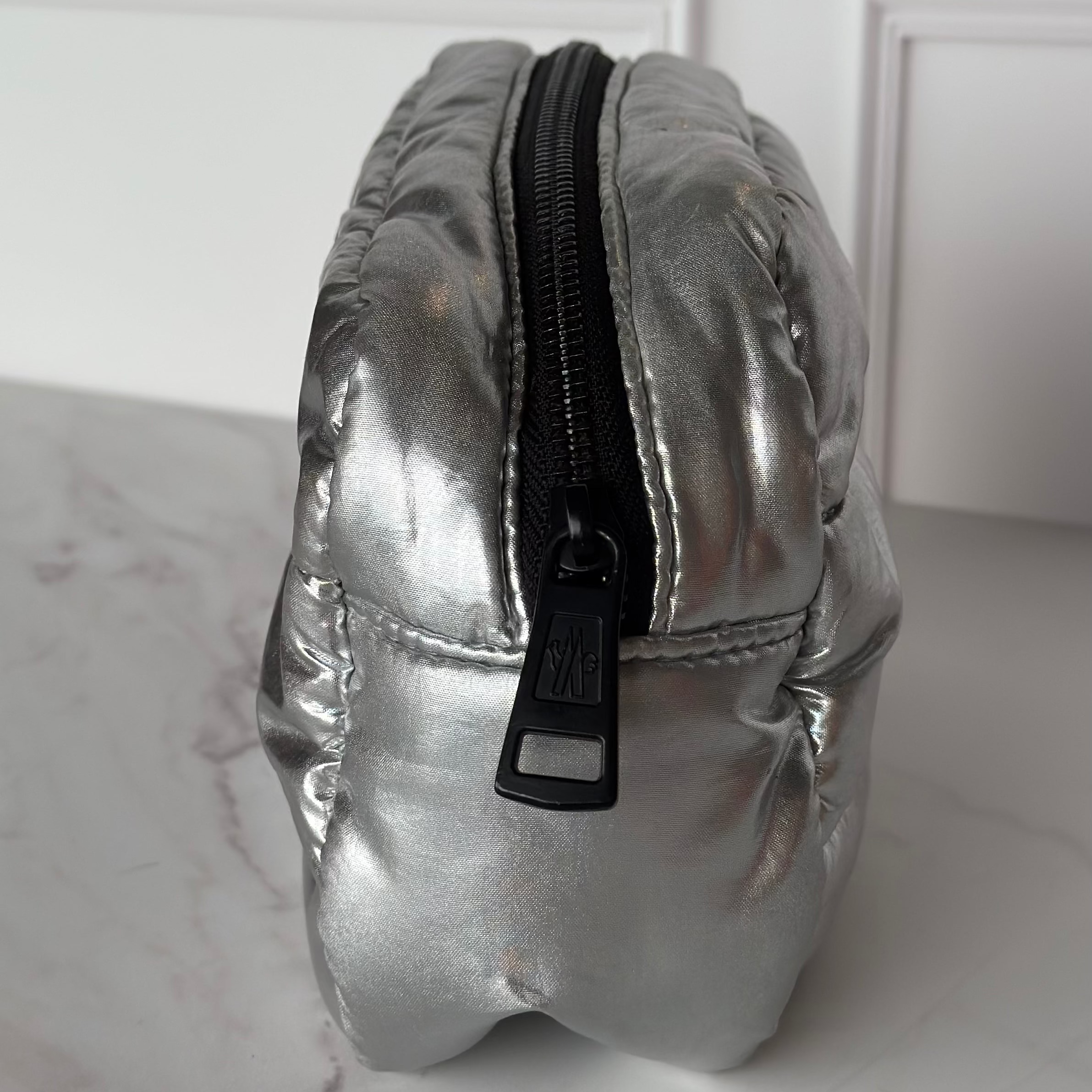 Neceser Moncler plateado
