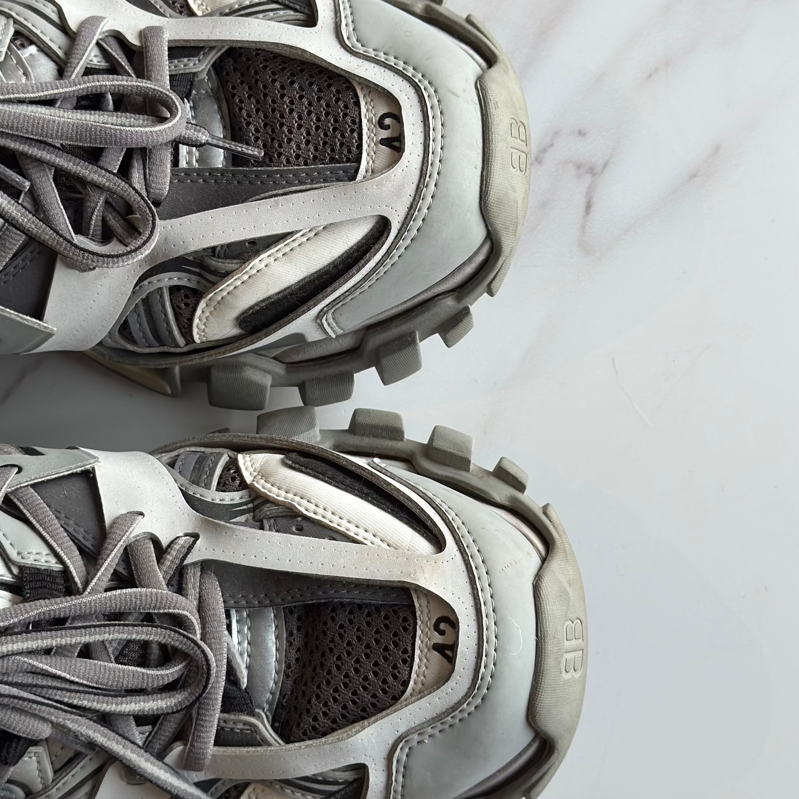 Tenis Balenciaga gris
