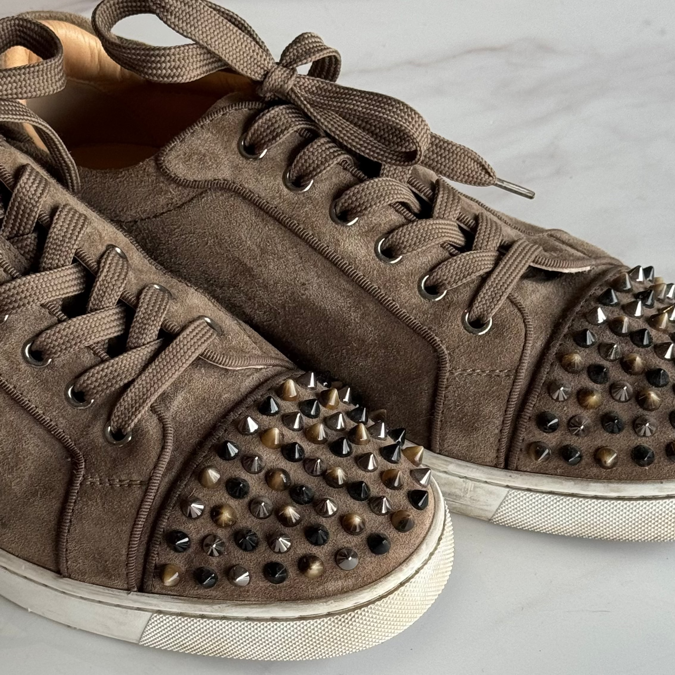Tenis cafés Christian Louboutin