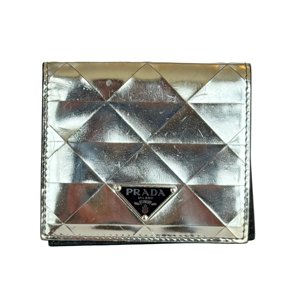 Tarjetero Prada color plata