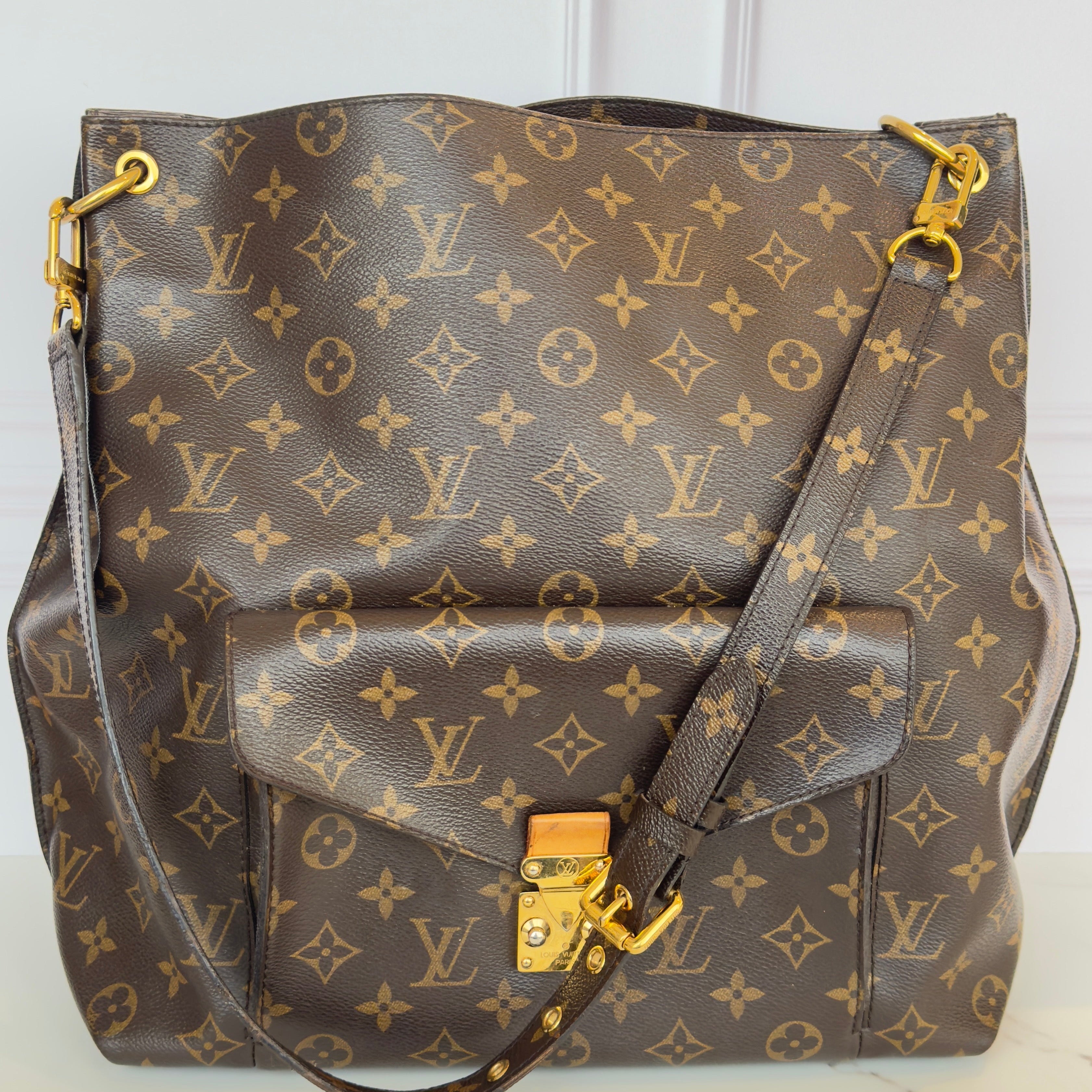 Louis Vuitton Metis Hobo
